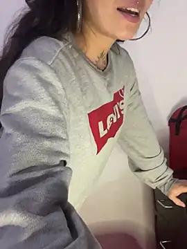 Esmeralda_hairy