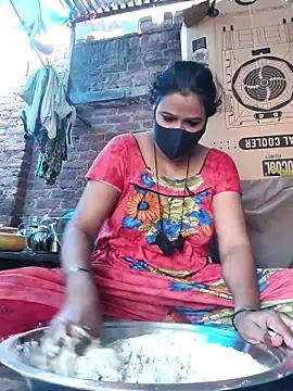 Gauri_hot