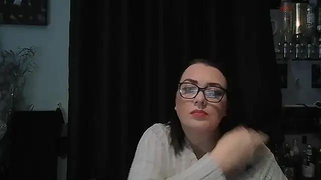 Goddess-Curvy-LucyX