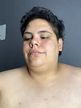 Hailey_Curvy