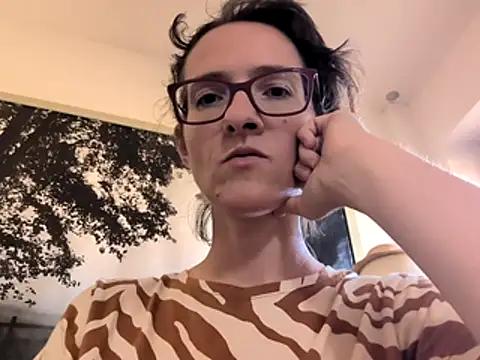 Hairy_horny_mommy