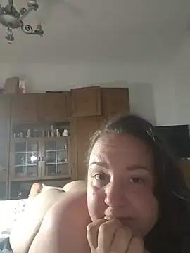 Hungarian_plus_size_girl