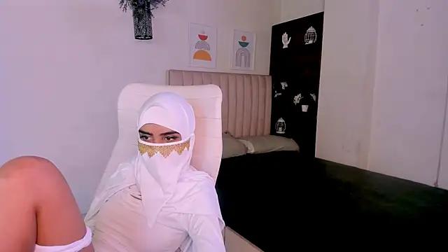 Inaya_Lux