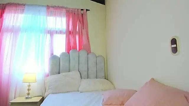 KiaraFoxx