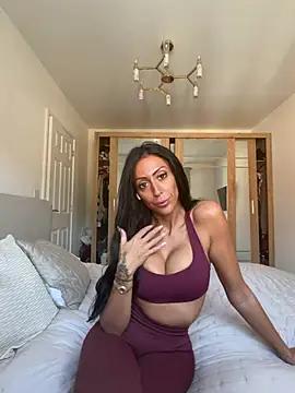 KinkyKirstiexx