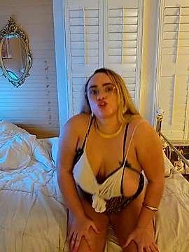 KylaBloomCurves