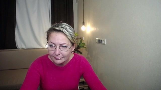 LadyElla_