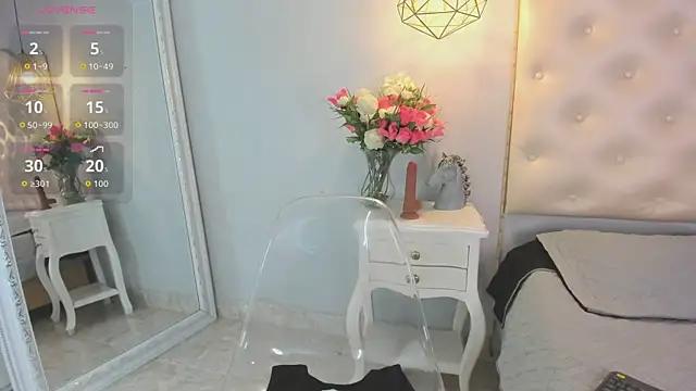 Lara_Monroe
