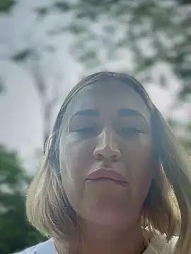 Laura_25_25