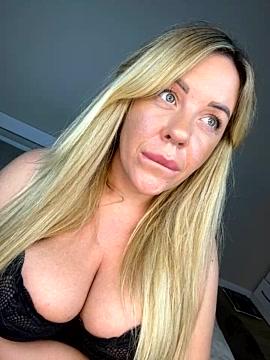 Liana_Lamour