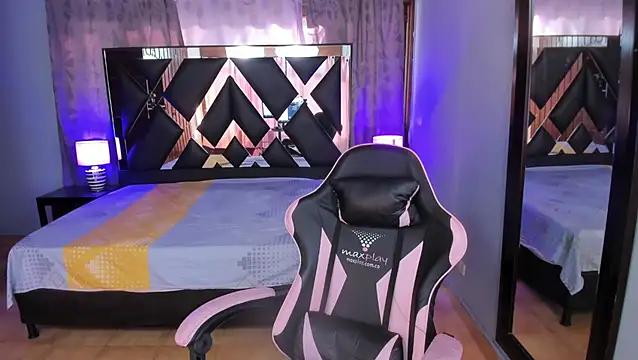Linda4Petite