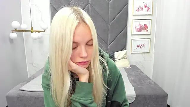 LovelyyEva