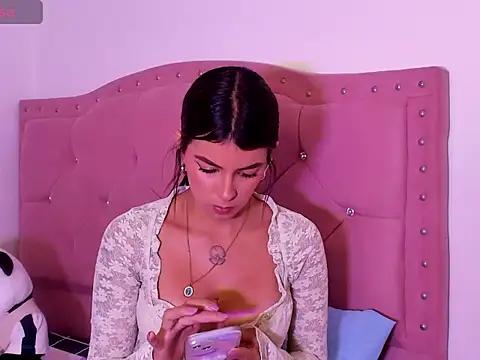 LuciaBabyJhonnes