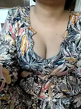 Lusty_Norah