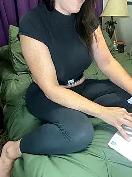 MILFmommyJ