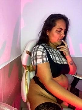 Maia_teen_
