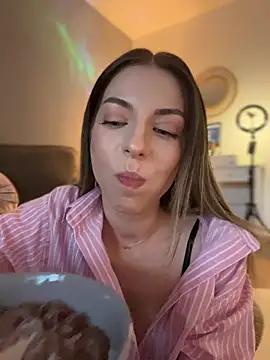 Mia_Ethan
