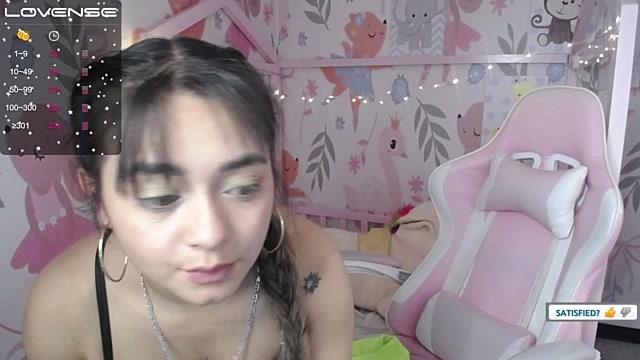 Mia_Thopmson