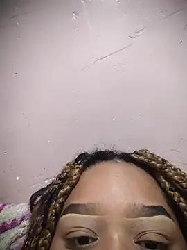 Mia_peituda