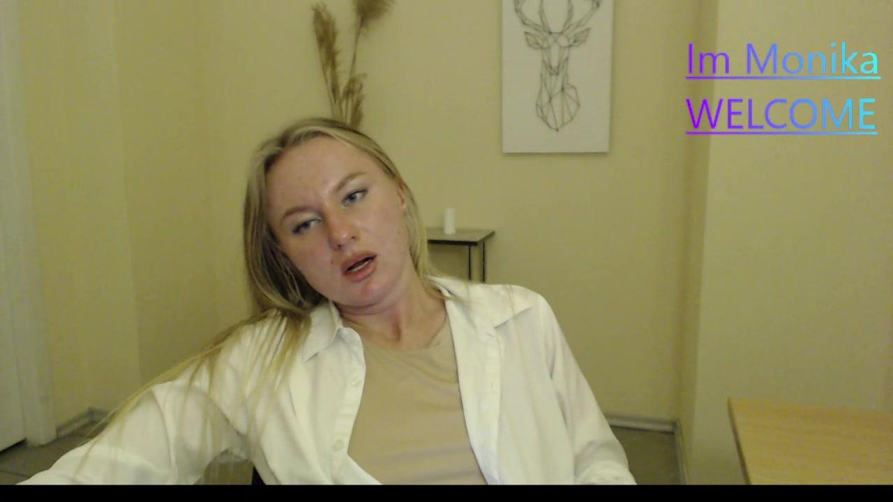 Monika_rich_b