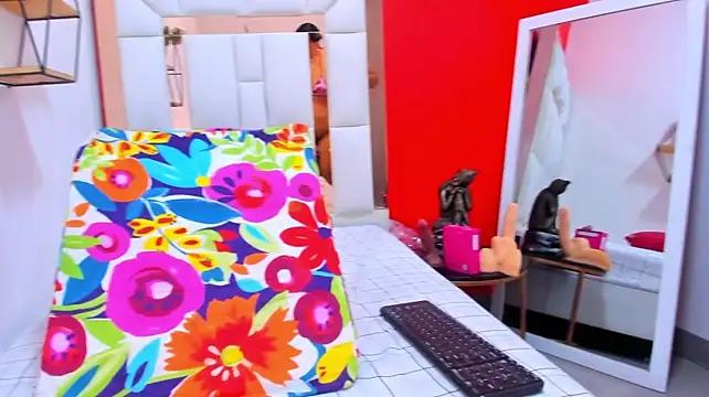 Naomi_curvy69