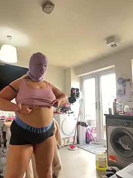 Naughty_EllaX