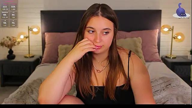 Nicole__De_Lux