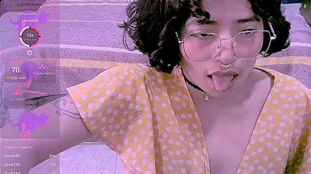 NinaYellow