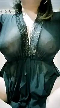 PequenaHotwife