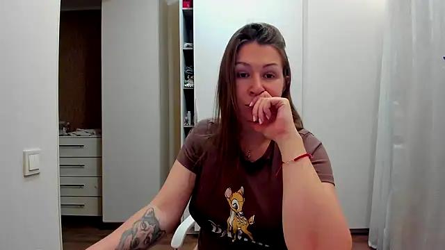 PregnantEva
