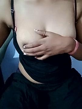 Pyasi-ladki6