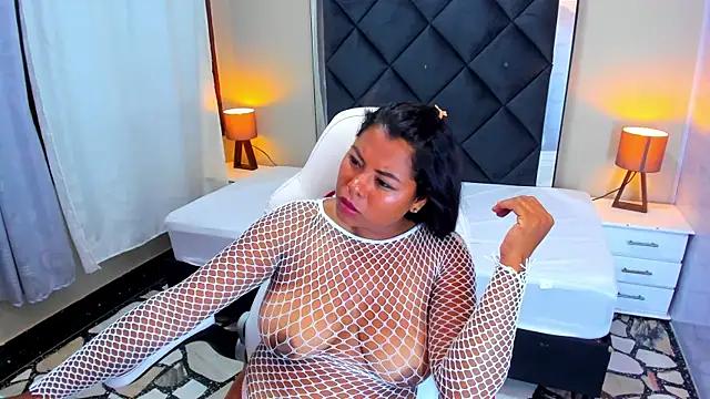 Roxxy_Queenn
