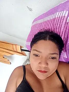 Scarlet_blaze_outdoors