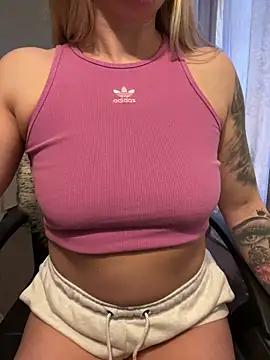 Sexy_Cute_Evie