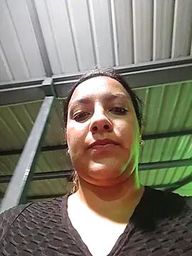 Sexy_Nayra_outdoors