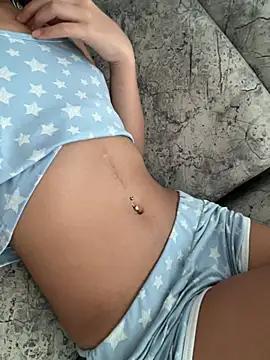 Sexy_emily_outdoors_