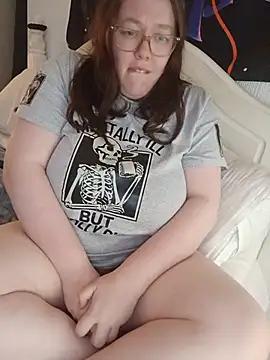 Sexycurvyemilyy