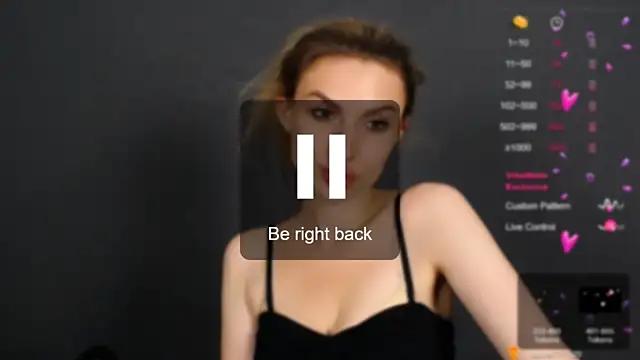 Strip_Molly77