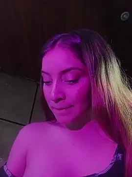 SweetKiraa_