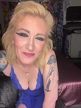 TheBlondeBeauty