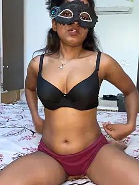 Too_yum_girl