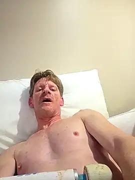 Travislovescum