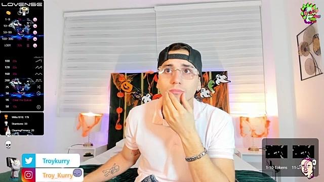 Troy_Kurry