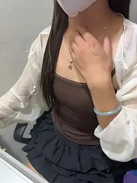 Uyenn02