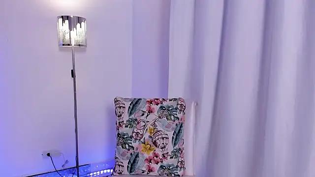 alma_brunette1