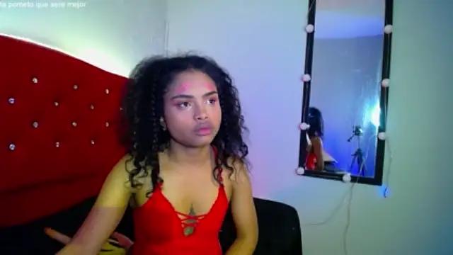 chloe_squirt1