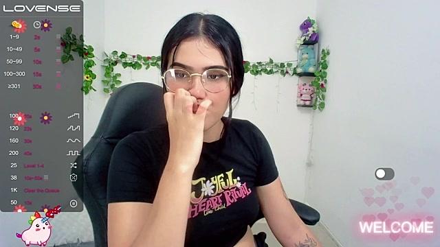 emily_hot18