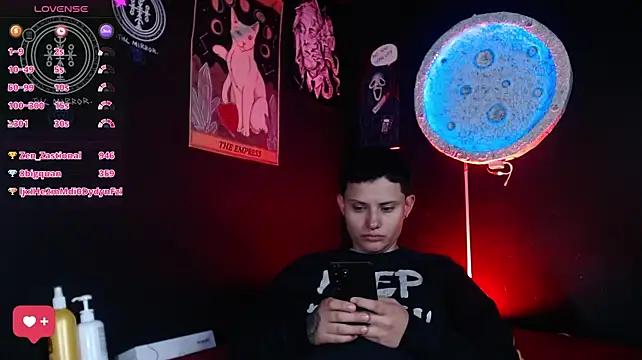 girl_intense444