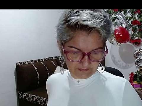 ines_hot2