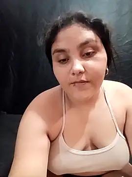 karina_tetona